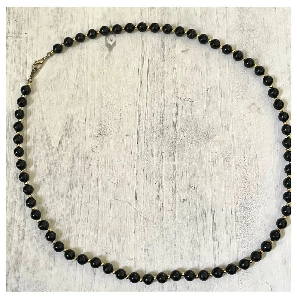 Black and gold tone beaded necklace - Picture 6 of 10